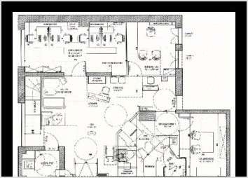 Plan projet d amnagement d un tablissement bancaire, selon la charte d un nouveau concept d agencement.
Aprs relev de l existant sur site, application de cette charte architecturale, prenant spcialement en compte : l optimisation des surfaces et des zones de circulation, le respect des rgles d accessibilit aux personnes  mobilit rduite, et la cration de bureaux plus spacieux. Ces impratifs ont donc dfini la position du mobilier et des locaux (bureaux et locaux techniques).