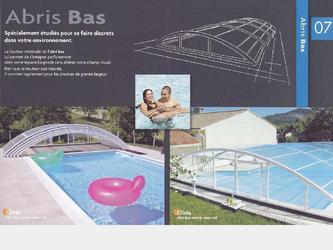 Page intrieure d un catalogue de 36 pages pour une socit d abris de piscine.