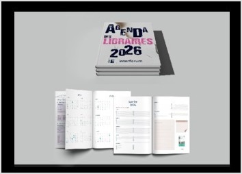 1. Le D&eacute;fi & l'Objectif
La vie d'un libraire ind&eacute;pendant est rythm&eacute;e par les commandes, la gestion des stocks, mais surtout par les rencontres humaines (auteurs, clients, repr&eacute;sentants) et les &eacute;v&eacute;nements culturels. L'objectif de ce projet &eacute;tait de cr&eacute;er un outil de travail annuel qui transcende la simple fonction d'agenda pour devenir un v&eacute;ritable carnet de bord professionnel, valorisant l'expertise et la passion du libraire.

2. Le Concept et le Design Graphique
J'ai assur&eacute; la Direction Artistique et la conception du Design Graphique de cet agenda, en privil&eacute;giant un &eacute;quilibre entre esth&eacute;tique raffin&eacute;e et fonctionnalit&eacute; optimale.

Format A4 (Grand Confort) : Le choix du format A4 offre l'espace n&eacute;cessaire au libraire pour une organisation d&eacute;taill&eacute;e, permettant de jongler entre la planification d'&eacute;v&eacute;nements et des notes personnelles sans contraintes d'espace.

Mise en Page Th&eacute;matique et Structur&eacute;e : L'organisation interne est con&ccedil;ue sp&eacute;cifiquement pour le m&eacute;tier :

Espaces de Planification : Sections d&eacute;di&eacute;es aux rendez-vous, aux rencontres auteurs et aux pr&eacute;cisions de la semaine.

Suivi Litt&eacute;raire : Pages optimis&eacute;es pour le Suivi des lectures et le recensement des Coups de c?ur, essentiels pour le conseil client.

Flexibilit&eacute; : L'architecture th&eacute;matique est suffisamment souple pour permettre au libraire de personnaliser son usage selon ses priorit&eacute;s (commandes, inventaire, marketing, etc.).

3. La Qualit&eacute; des Finitions (Mise en avant de l'objet physique)
En tant que responsable de l'envoi en impression et du suivi de production, un soin particulier a &eacute;t&eacute; apport&eacute; aux mat&eacute;riaux, conf&eacute;rant &agrave; l'agenda l'aspect d'un bel objet, digne de l'univers de la librairie :

Couverture Rigide : Une couverture robuste et durable, con&ccedil;ue pour r&eacute;sister &agrave; une manipulation quotidienne en boutique.

Signet en Tissu Int&eacute;gr&eacute; : Le signet (ruban marque-page) en tissu ajoute une touche de raffinement et d'ergonomie, permettant de retrouver instantan&eacute;ment la page en cours. Ce d&eacute;tail, qui rappelle la tradition des beaux livres reli&eacute;s, souligne l'attention port&eacute;e aux utilisateurs qui manipulent constamment l'objet livre.

4. Mon R&ocirc;le
Design Graphique (Conception des grilles, choix typographiques et palette de couleurs).

Direction Artistique (D&eacute;finition du concept visuel global, du ton et de l'exp&eacute;rience utilisateur).

Suivi de Production et Envoi Impression (S&eacute;lection des finitions et du papier, validation des &eacute;preuves, contr&ocirc;le qualit&eacute; final).